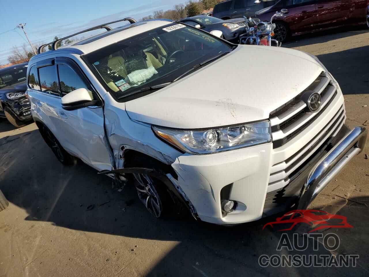 TOYOTA HIGHLANDER 2018 - 5TDJZRFH5JS496858