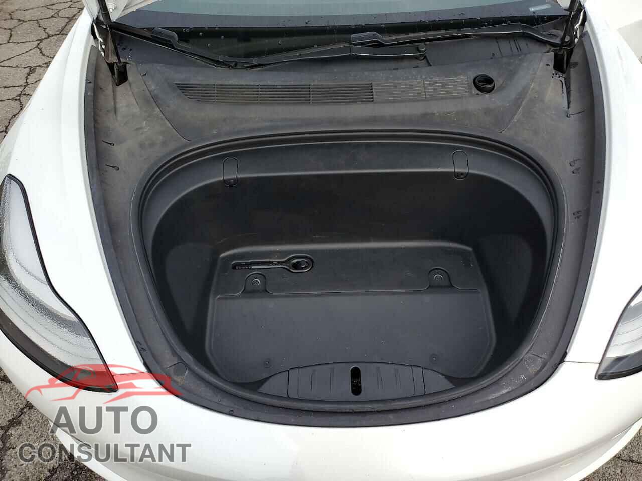 TESLA MODEL 3 2019 - 5YJ3E1EB2KF440367