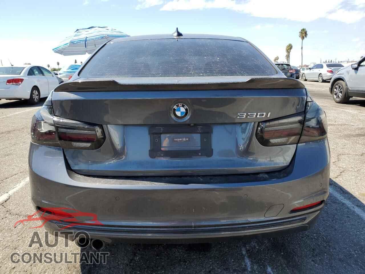 BMW 3 SERIES 2018 - WBA8B9C59JEE81833
