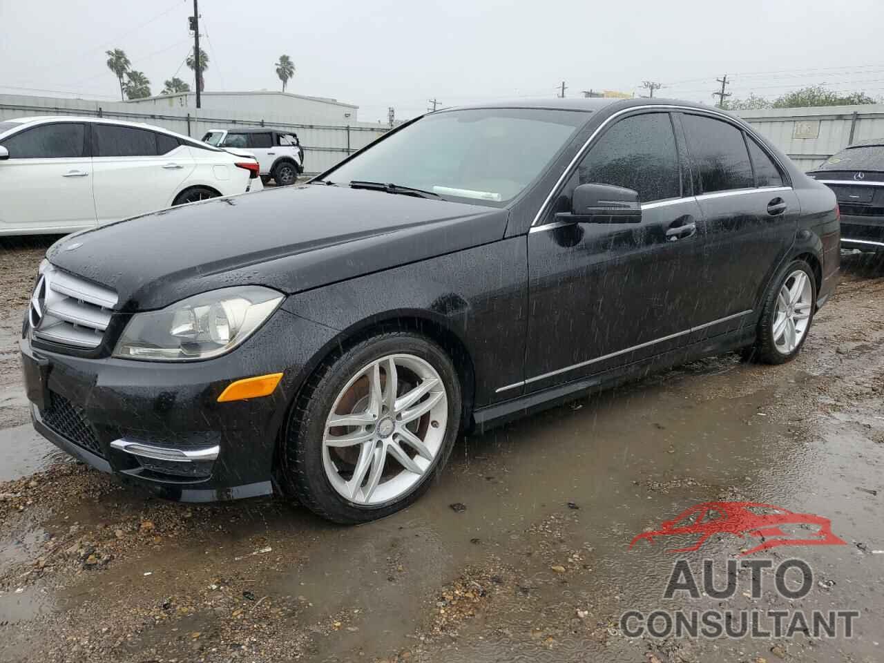 MERCEDES-BENZ C-CLASS 2013 - WDDGF4HB3DG099961