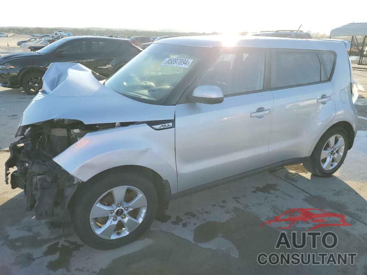 KIA SOUL 2018 - KNDJN2A2XJ7564863