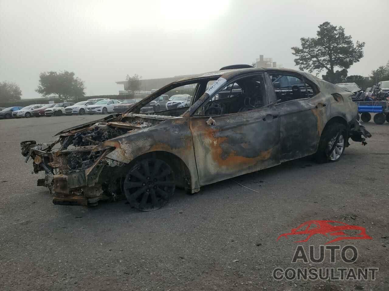 TOYOTA CAMRY 2018 - 4T1B11HK1JU605345