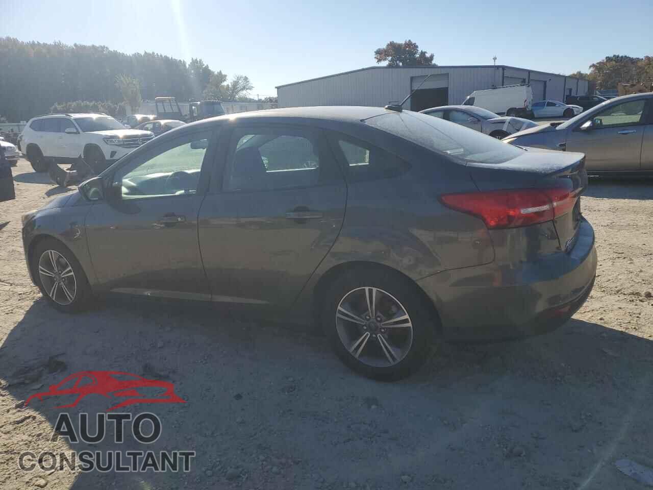 FORD FOCUS 2018 - 1FADP3FE1JL256865