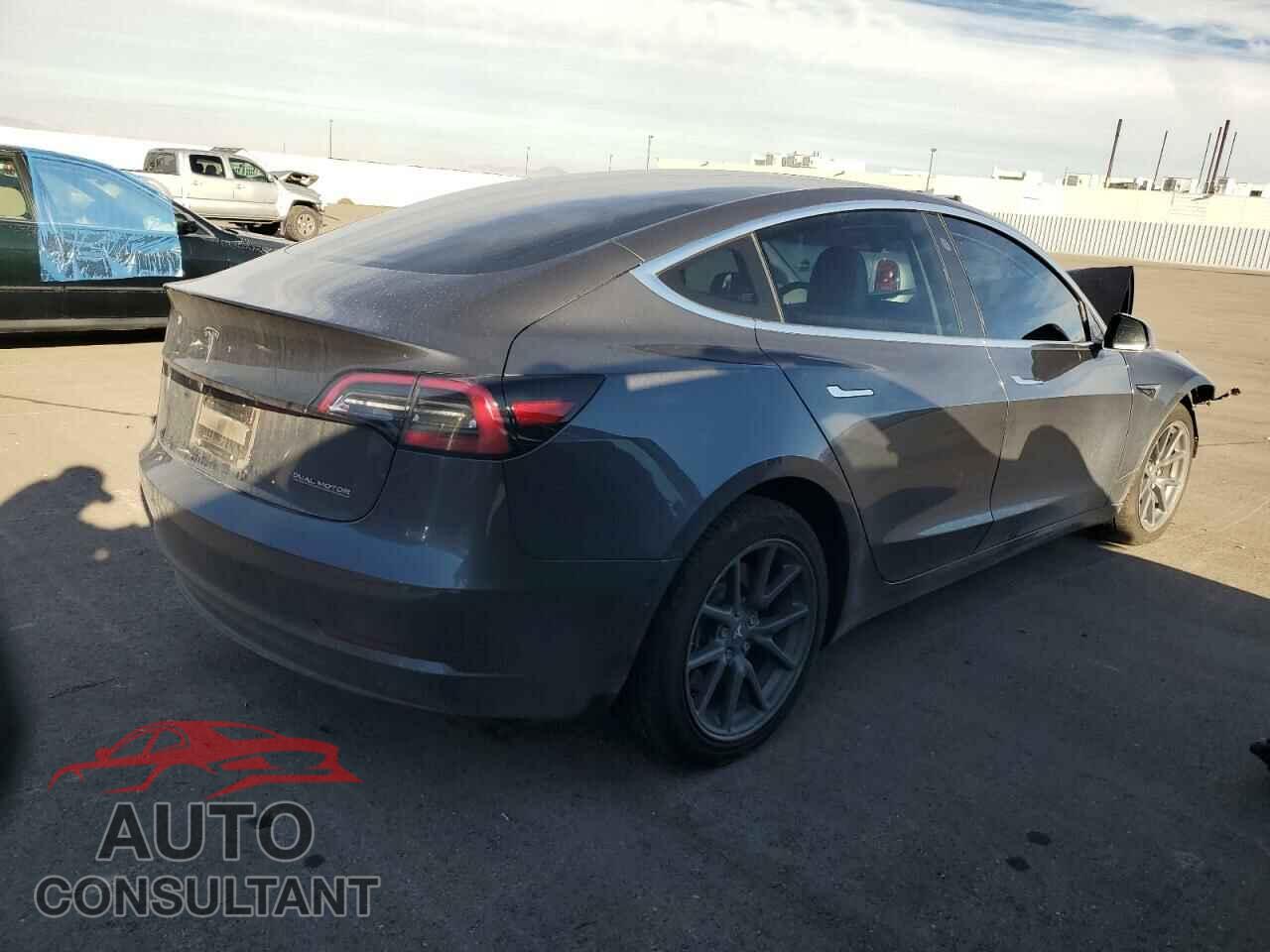 TESLA MODEL 3 2018 - 5YJ3E1EBXJF090887