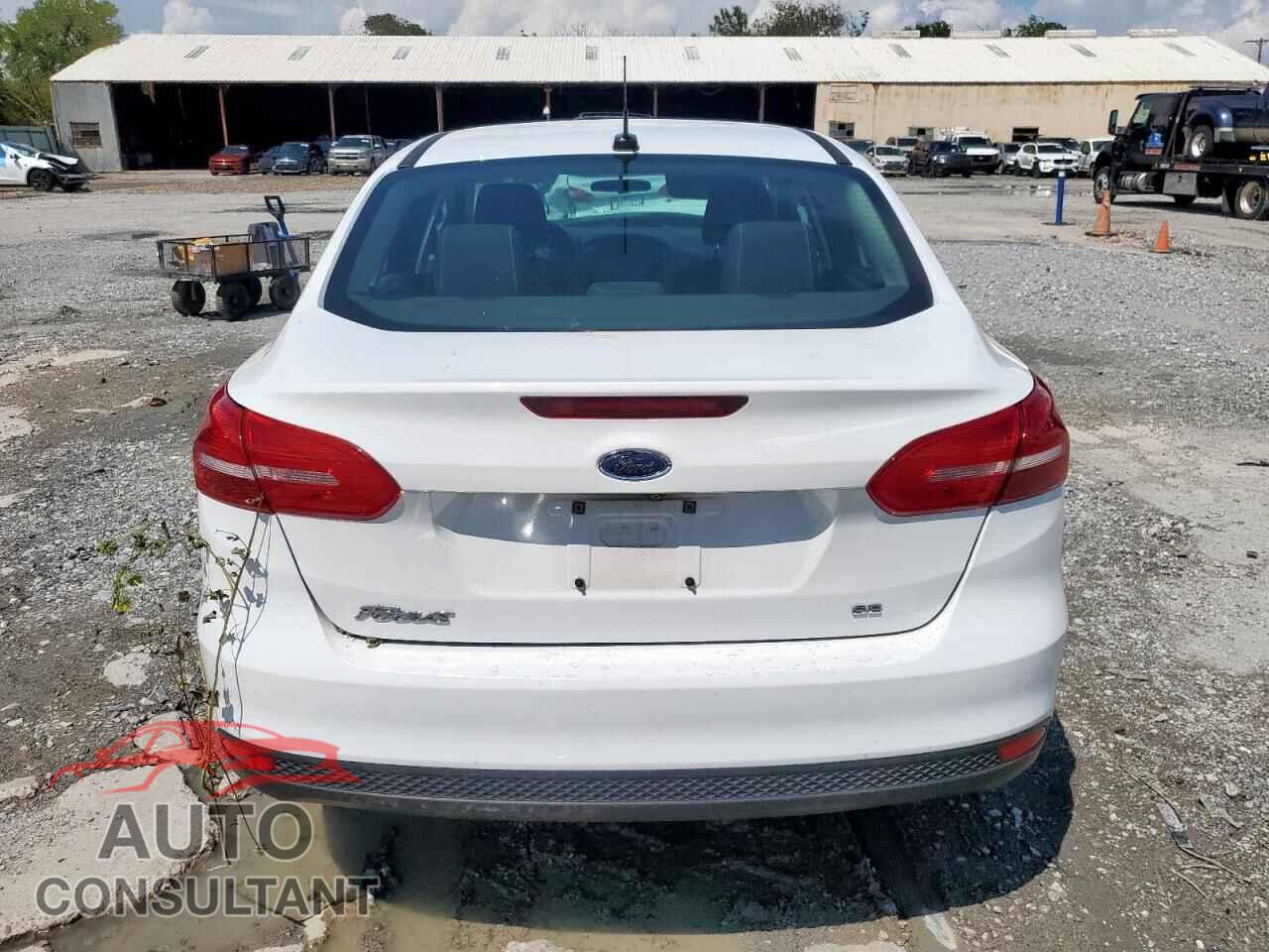 FORD FOCUS 2017 - 1FADP3F22HL320265