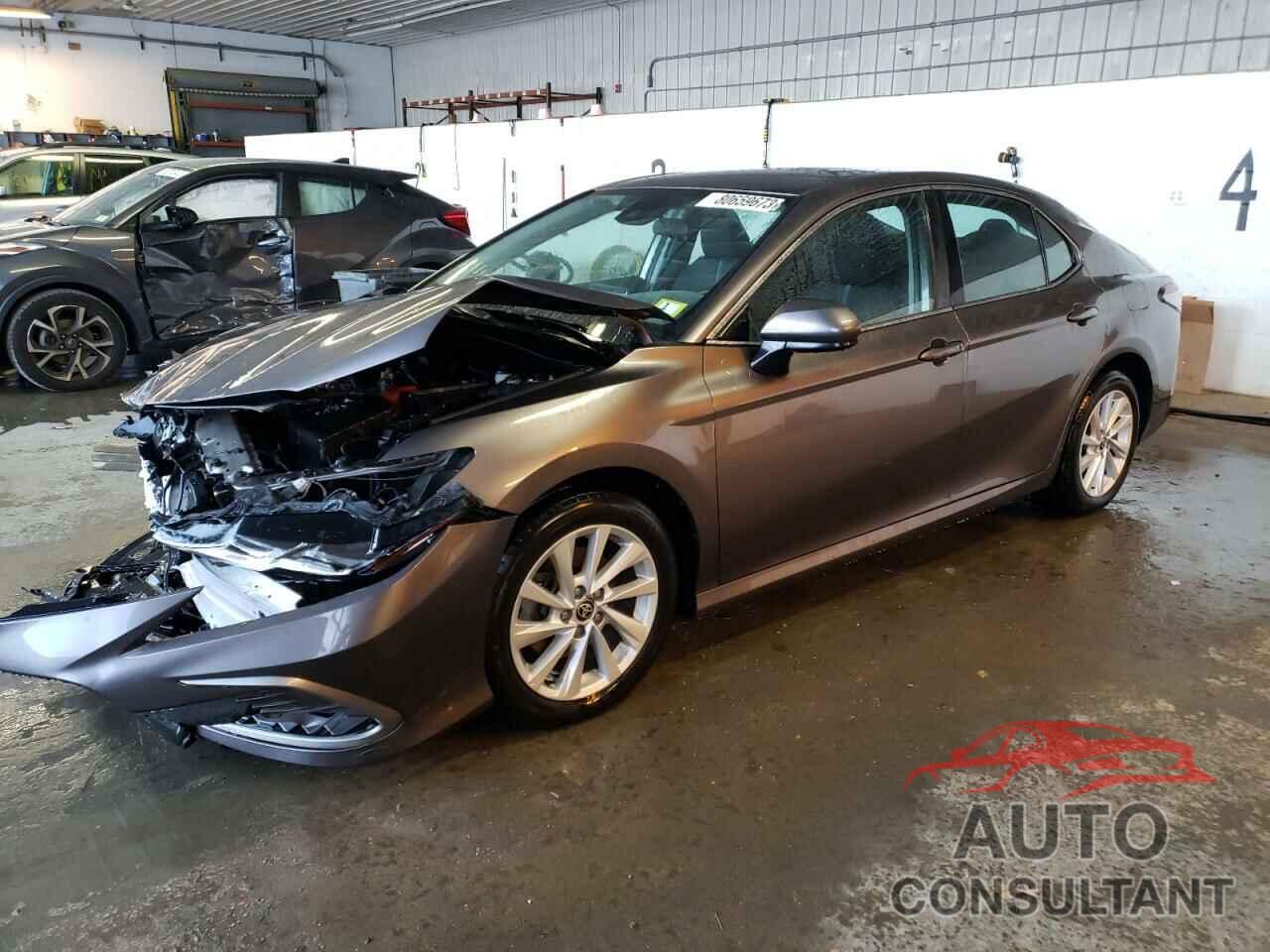 TOYOTA CAMRY 2022 - 4T1C11BK0NU056367