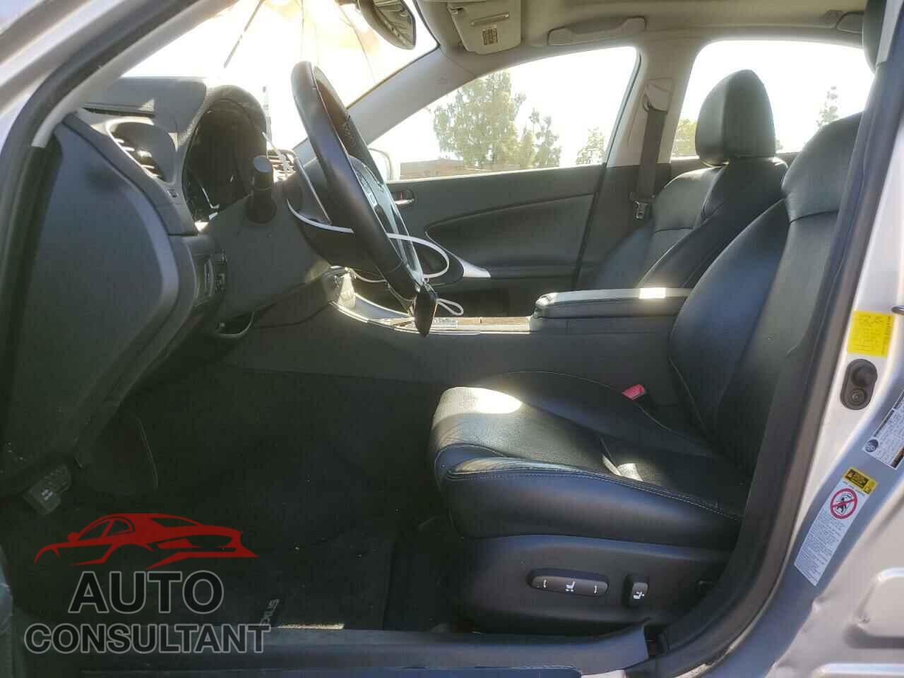 LEXUS IS 2013 - JTHCF5C23D5063932