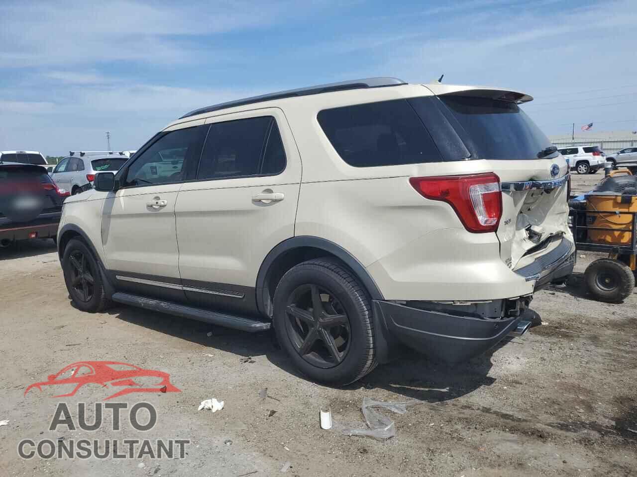 FORD EXPLORER 2018 - 1FM5K7D8XJGB52364