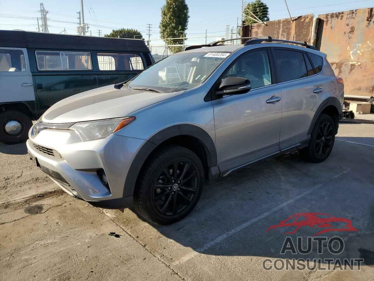 TOYOTA RAV4 2018 - 2T3RFREV4JW804135