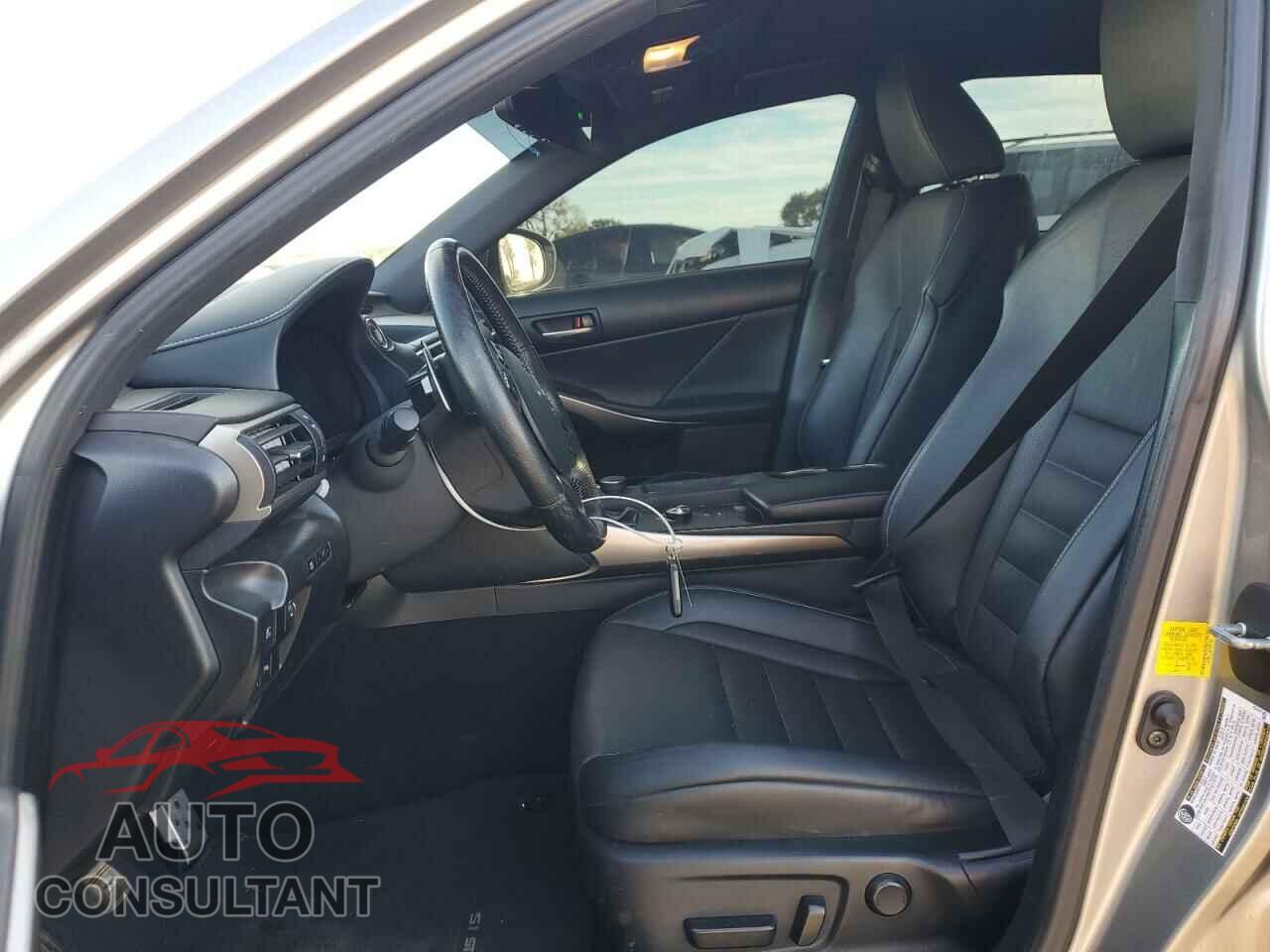 LEXUS IS 2019 - JTHBA1D20K5097180