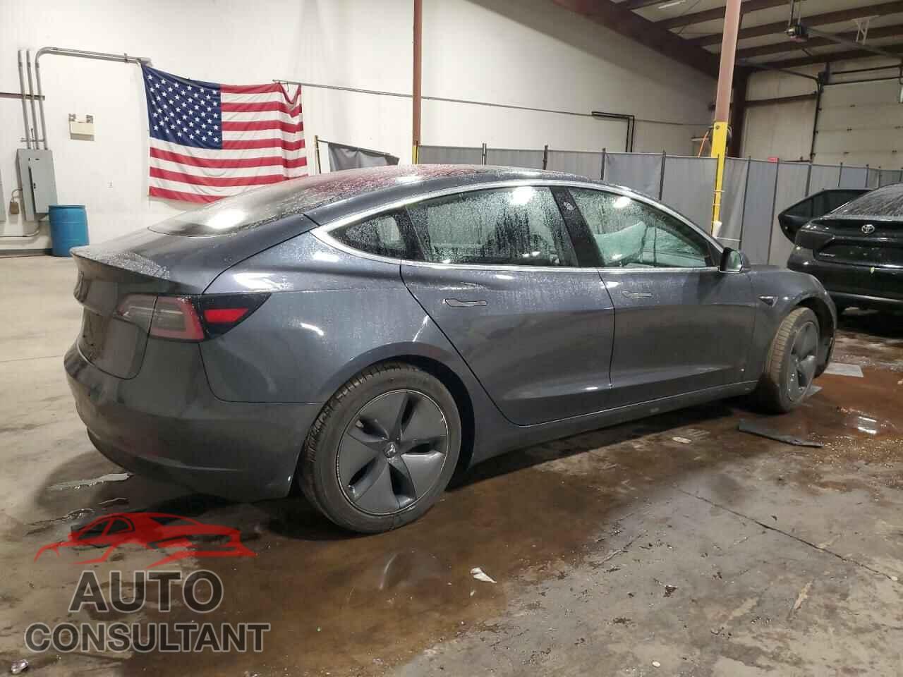 TESLA MODEL 3 2018 - 5YJ3E1EA0JF003957