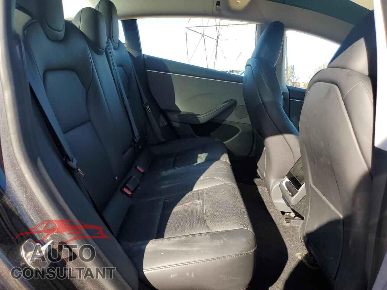 TESLA MODEL 3 2024 - 5YJ3E1EA2RF732361