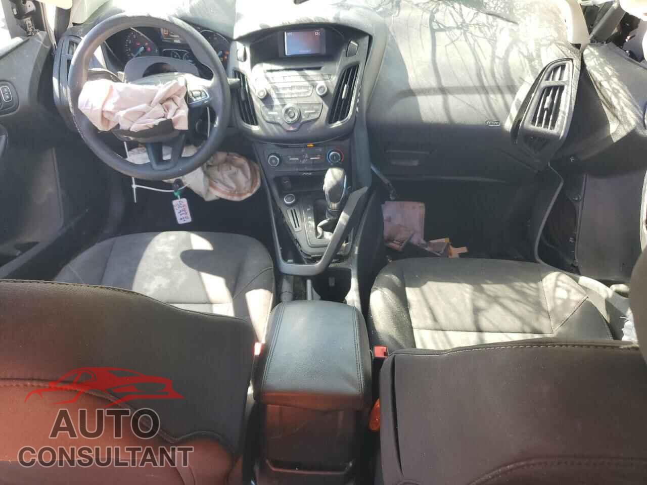 FORD FOCUS 2017 - 1FADP3F21HL338207