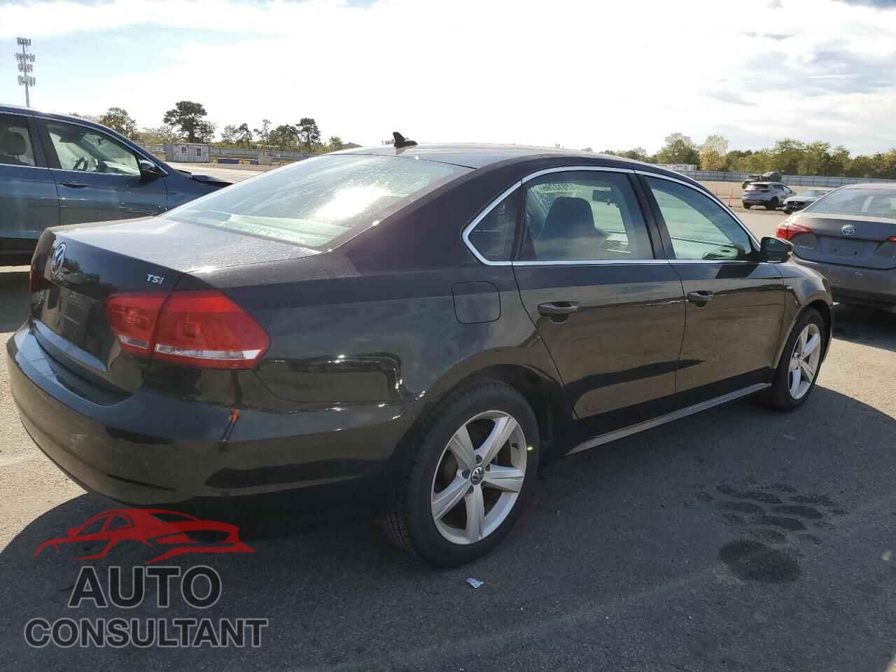 VOLKSWAGEN PASSAT 2015 - 1VWAT7A33FC114589
