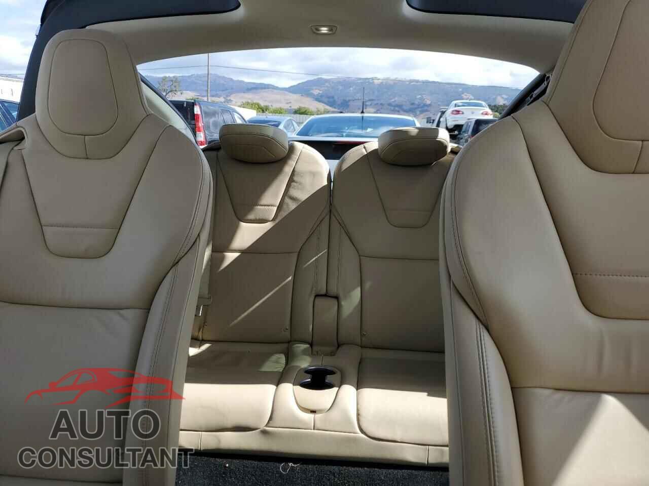 TESLA MODEL X 2016 - 5YJXCBE29GF022702