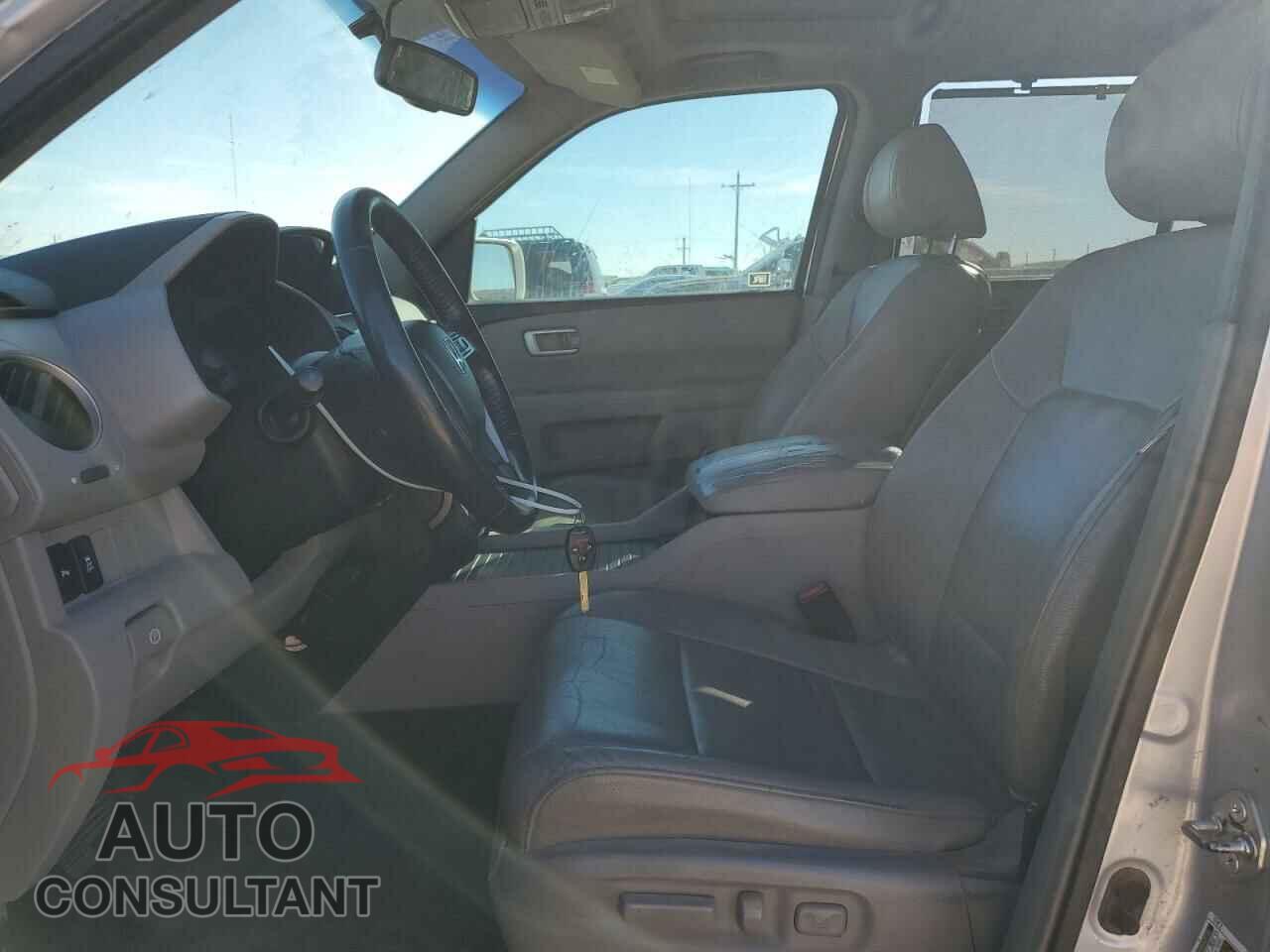 HONDA PILOT 2015 - 5FNYF4H94FB007975