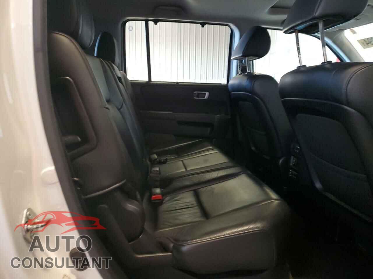 HONDA PILOT 2015 - 5FNYF4H91FB031246