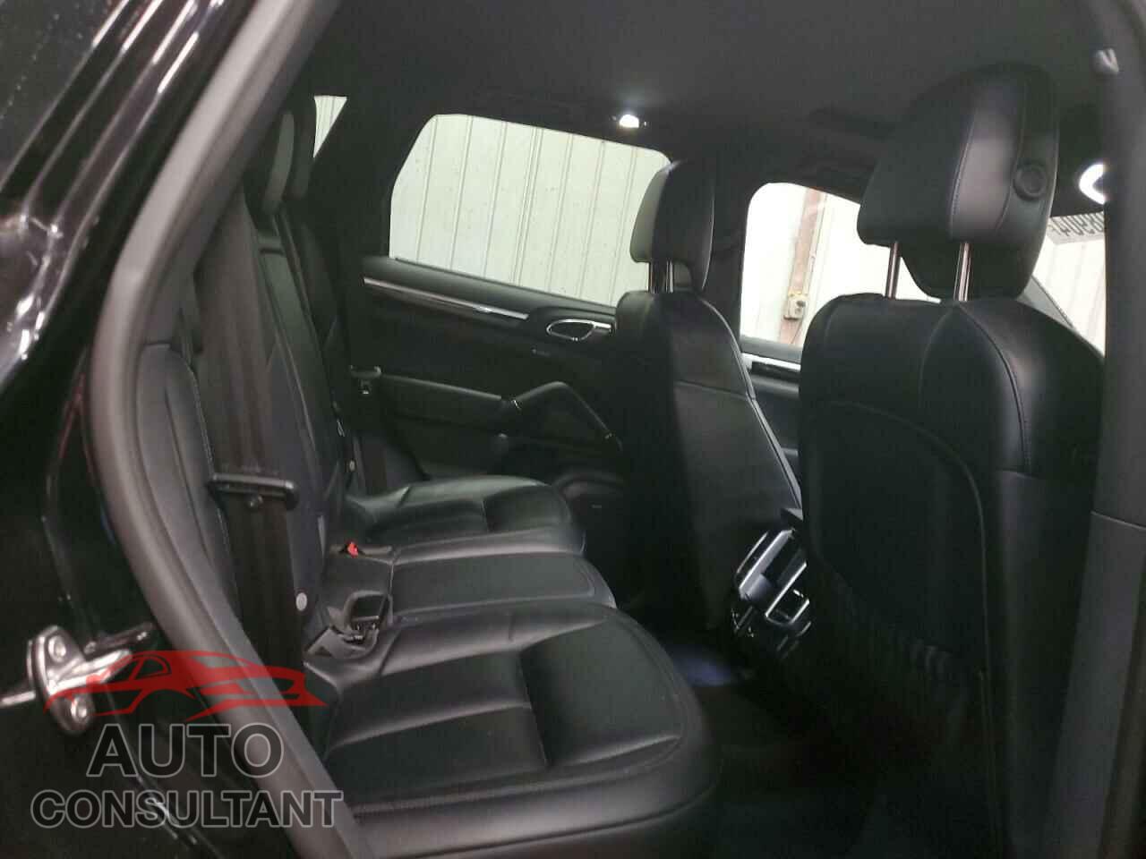 PORSCHE CAYENNE 2017 - WP1AA2A20HKA87426