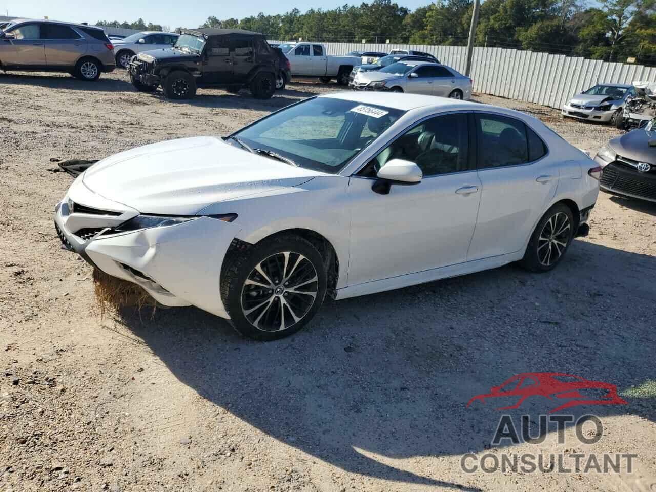 TOYOTA CAMRY 2018 - 4T1B11HK3JU642879