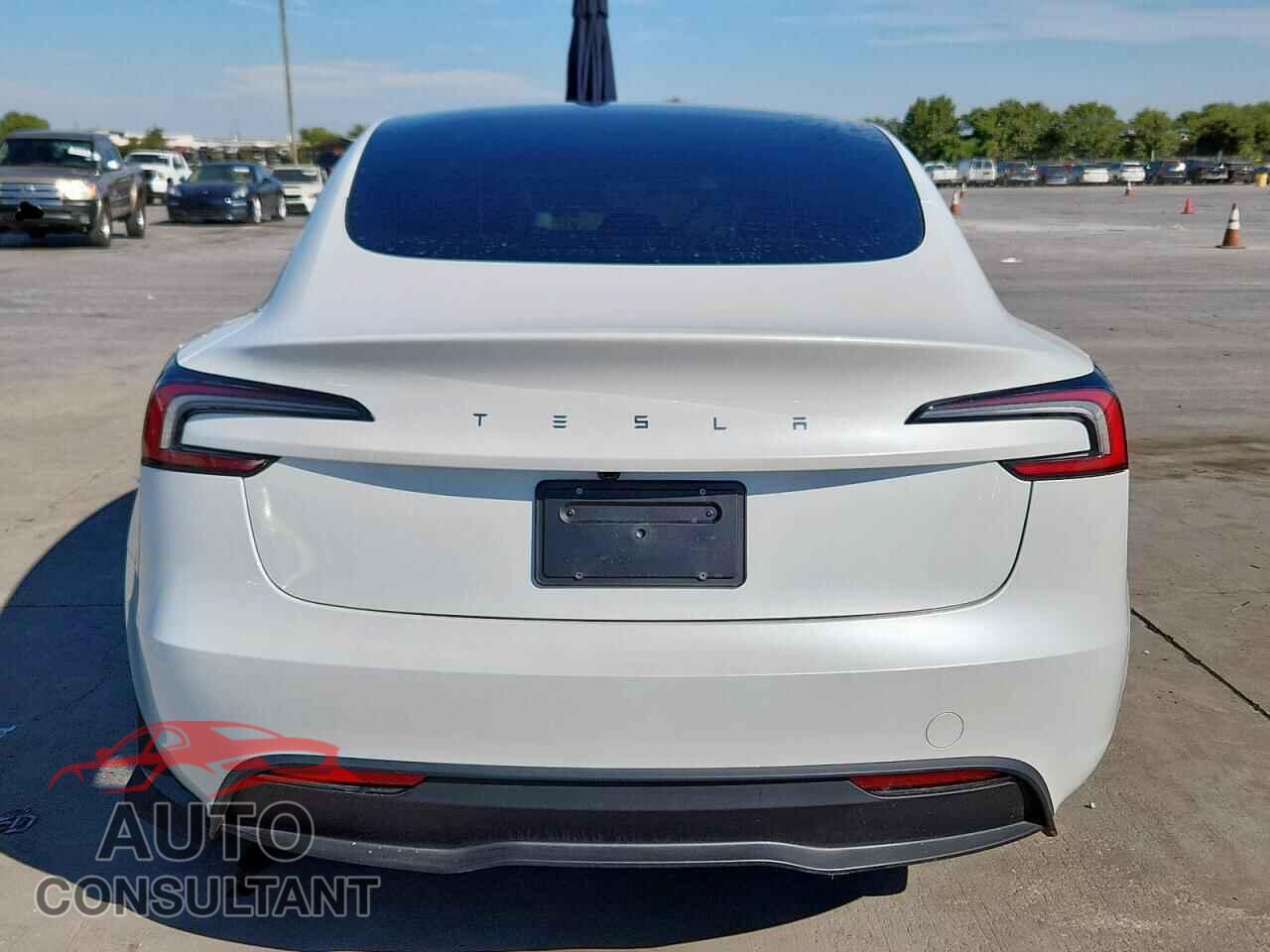 TESLA MODEL 3 2024 - 5YJ3E1EA2RF853911