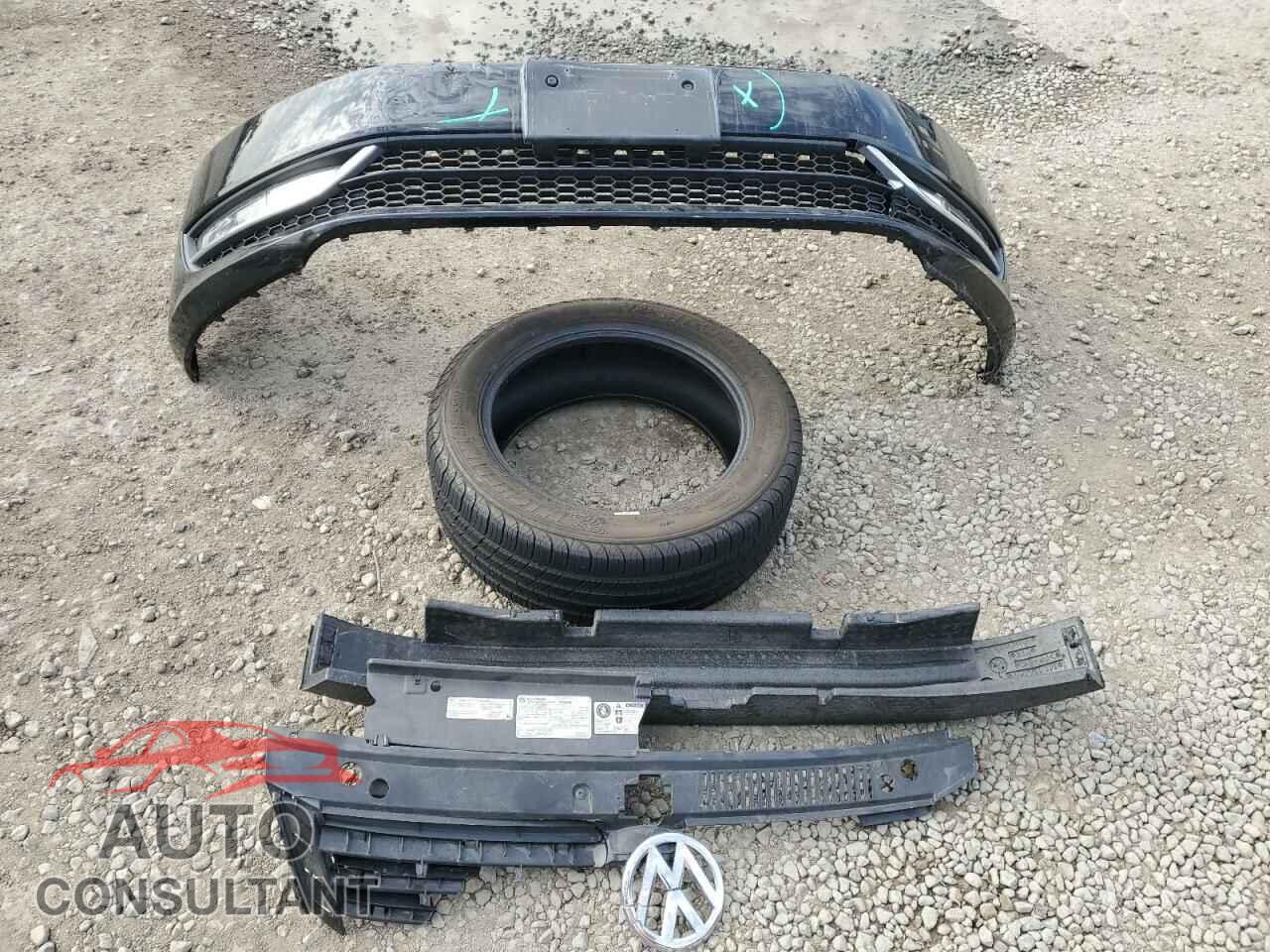 VOLKSWAGEN PASSAT 2015 - 1VWAT7A36FC100346
