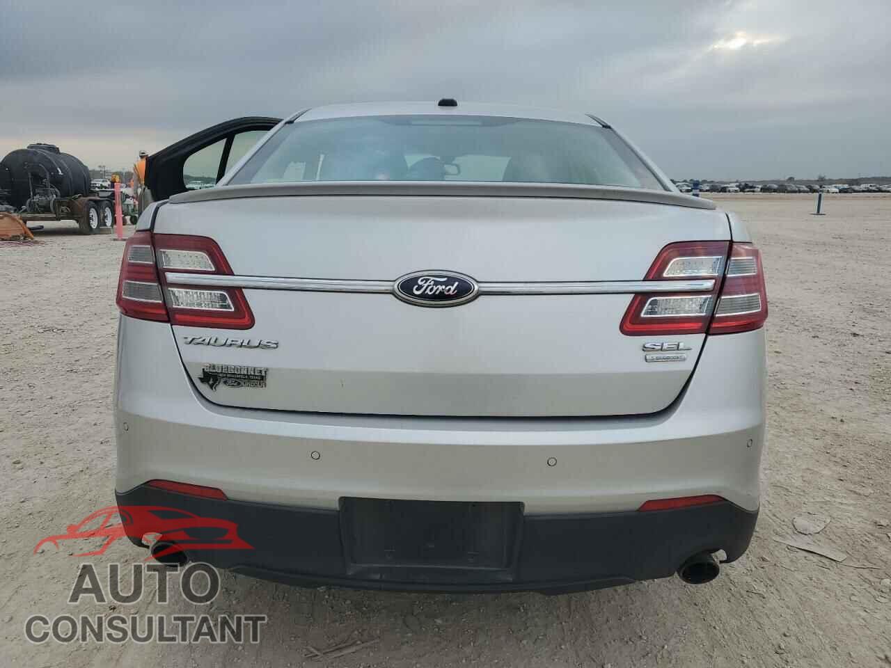 FORD TAURUS 2013 - 1FAHP2E98DG150183