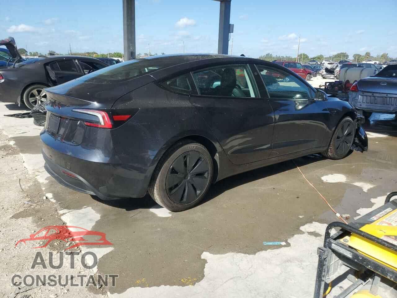 TESLA MODEL 3 2024 - 5YJ3E1EA3RF869941