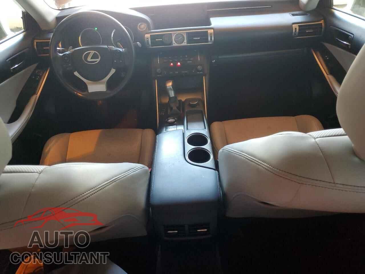 LEXUS IS 2014 - JTHBF1D20E5038121