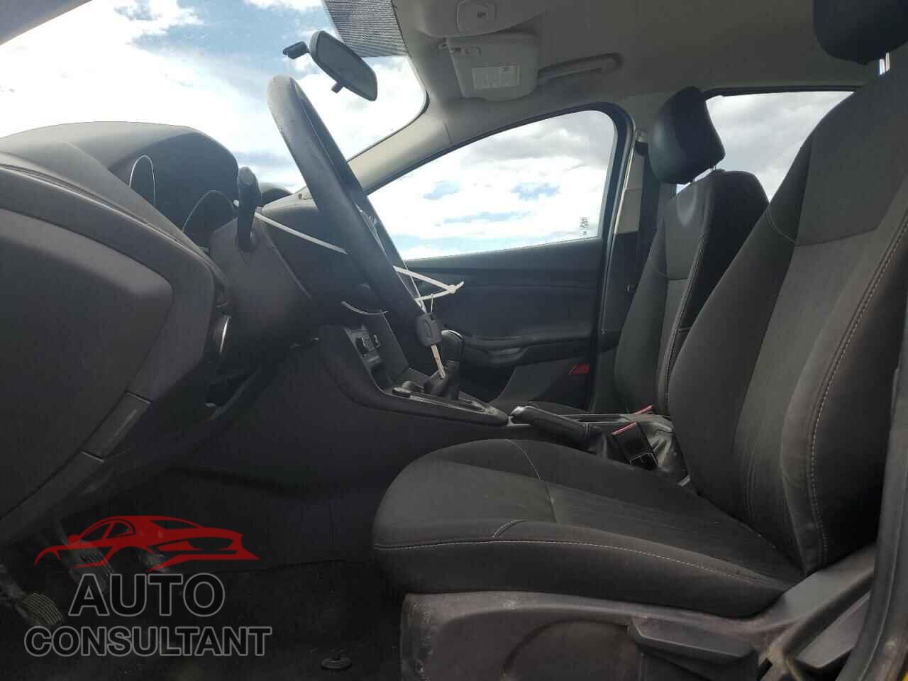 FORD FOCUS 2017 - 1FADP3E28HL246335