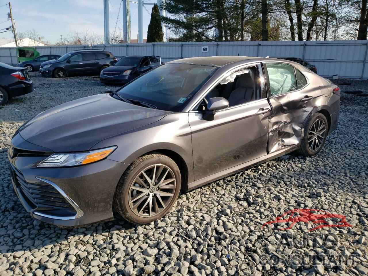 TOYOTA CAMRY 2023 - 4T1F11BK8PU102656