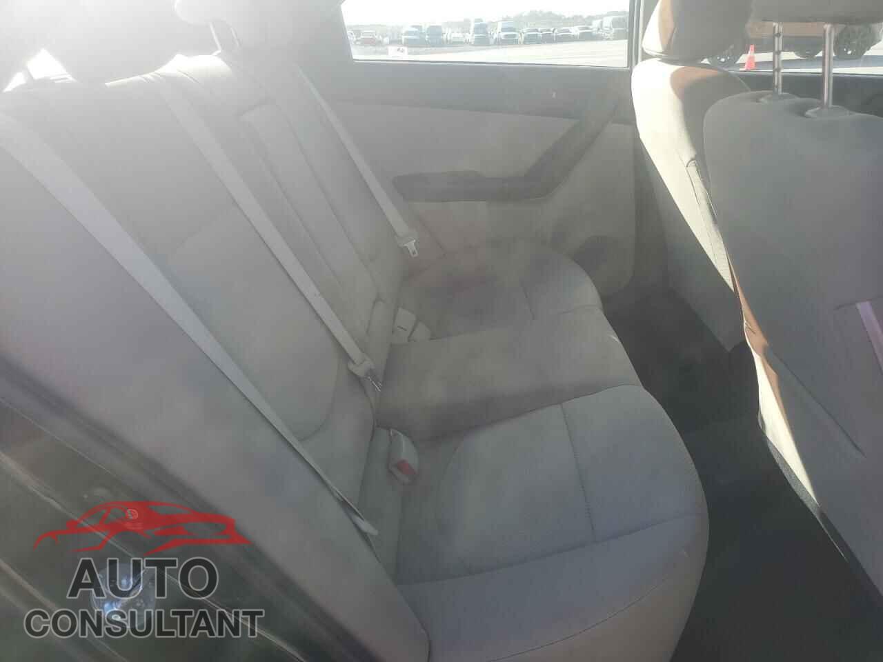 KIA FORTE 2012 - KNAFU4A28C5641925