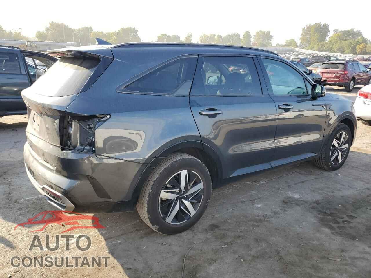 KIA SORENTO 2023 - 5XYRL4LC2PG212835