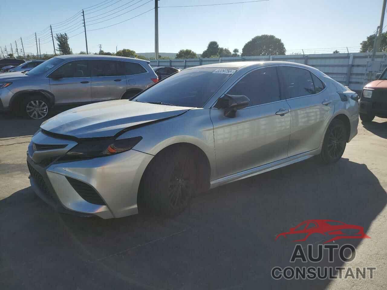 TOYOTA CAMRY 2018 - 4T1B11HK8JU041855