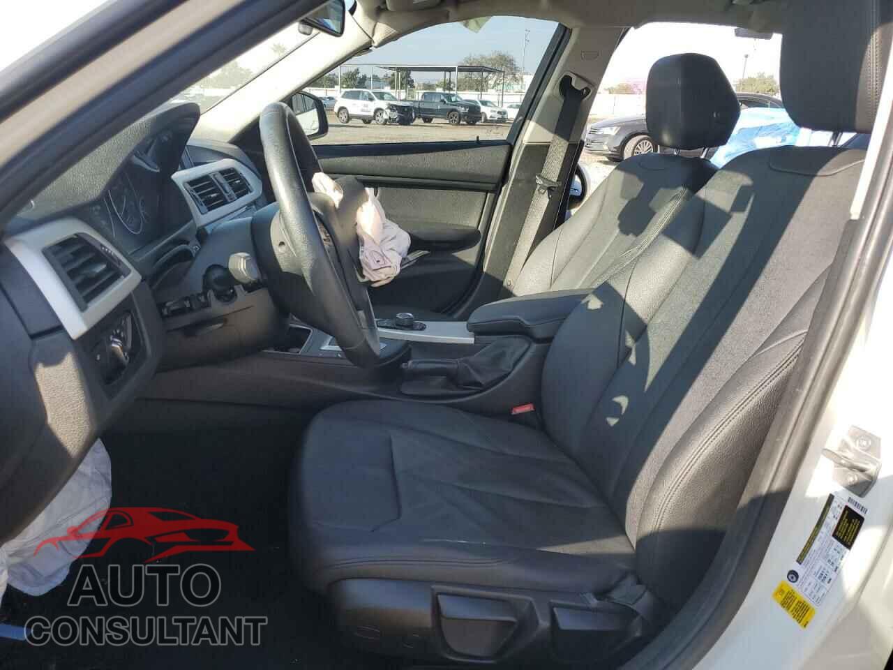 BMW 3 SERIES 2018 - WBA8A9C5XJAC99956