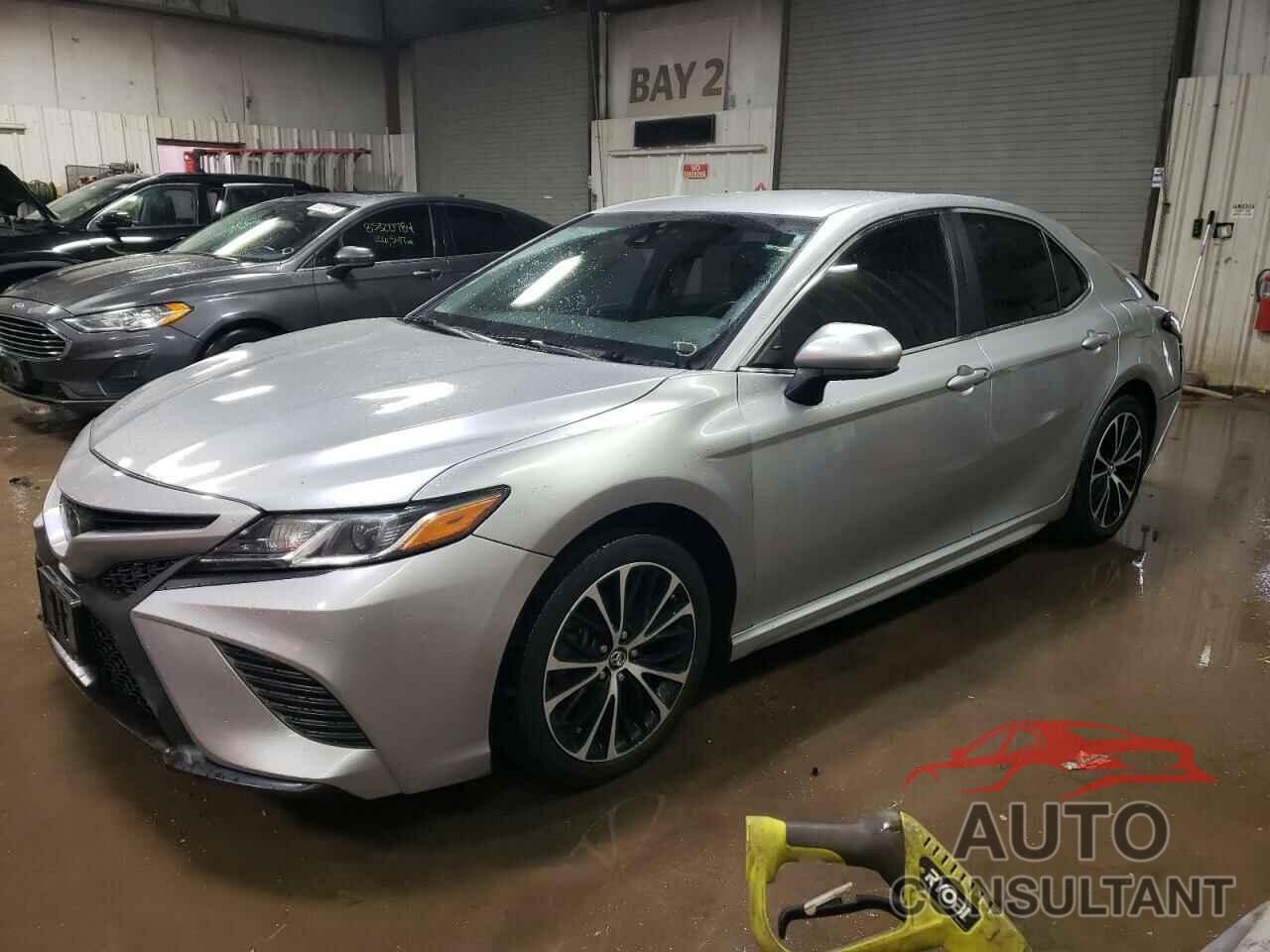 TOYOTA CAMRY 2018 - 4T1B11HKXJU133761