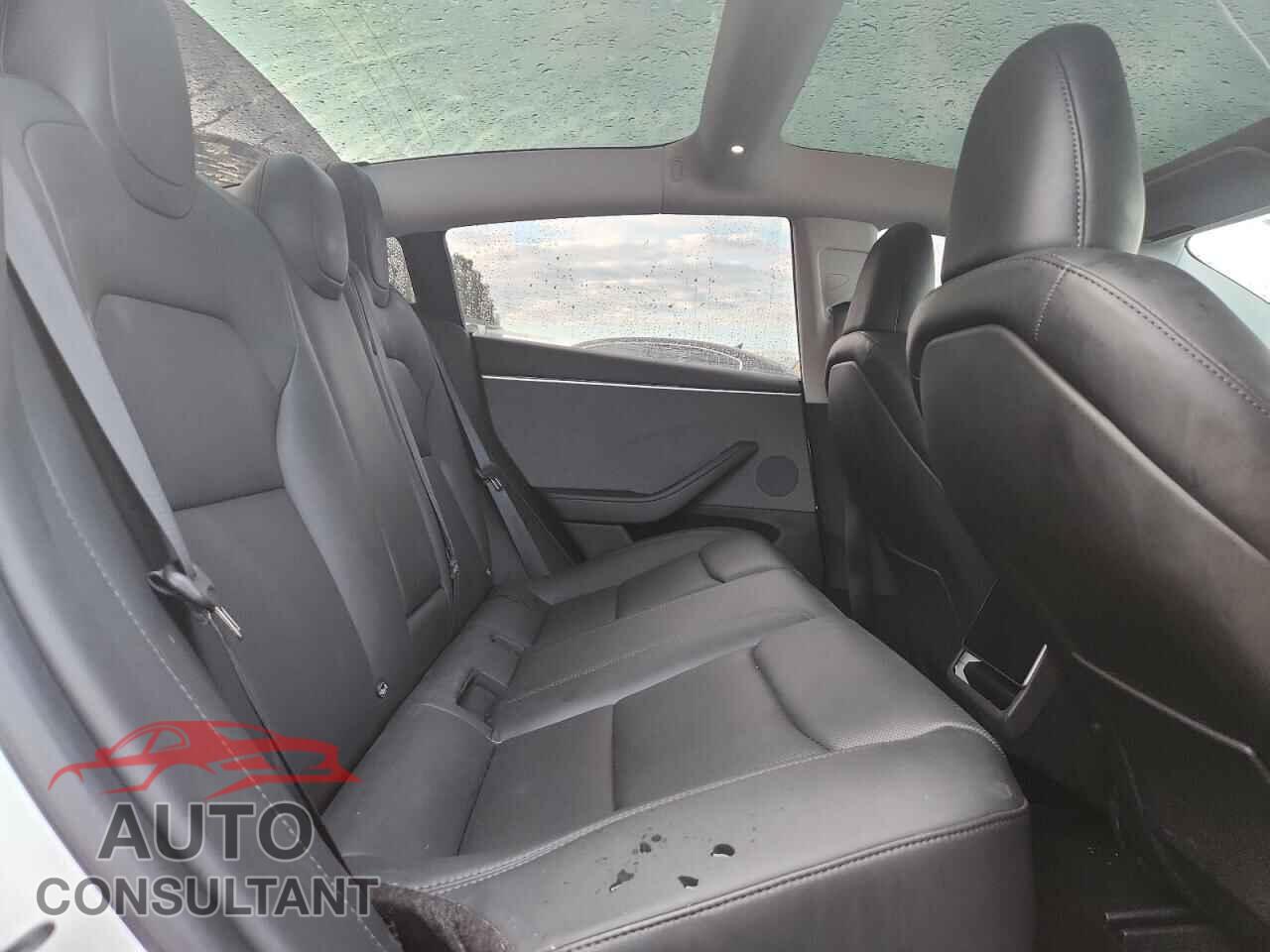TESLA MODEL 3 2024 - 5YJ3E1EAXRF733533
