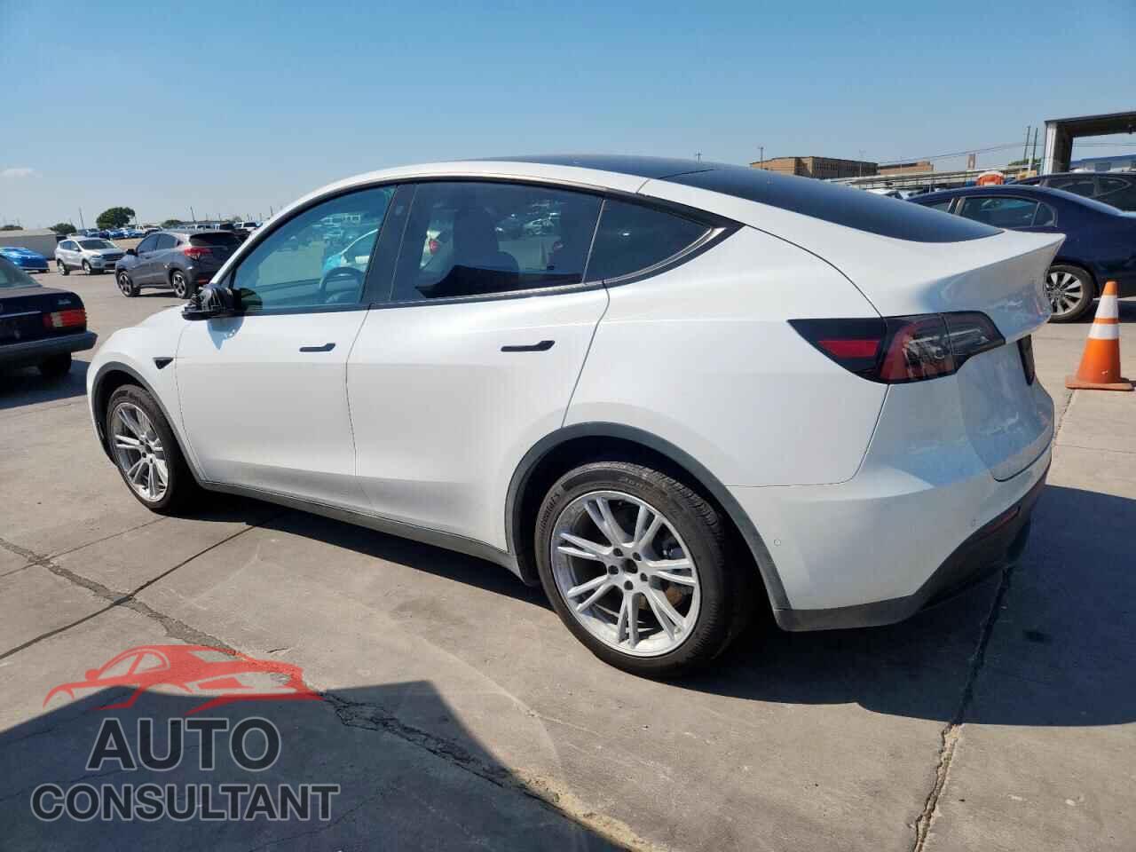 TESLA MODEL Y 2021 - 5YJYGDEE5MF255969