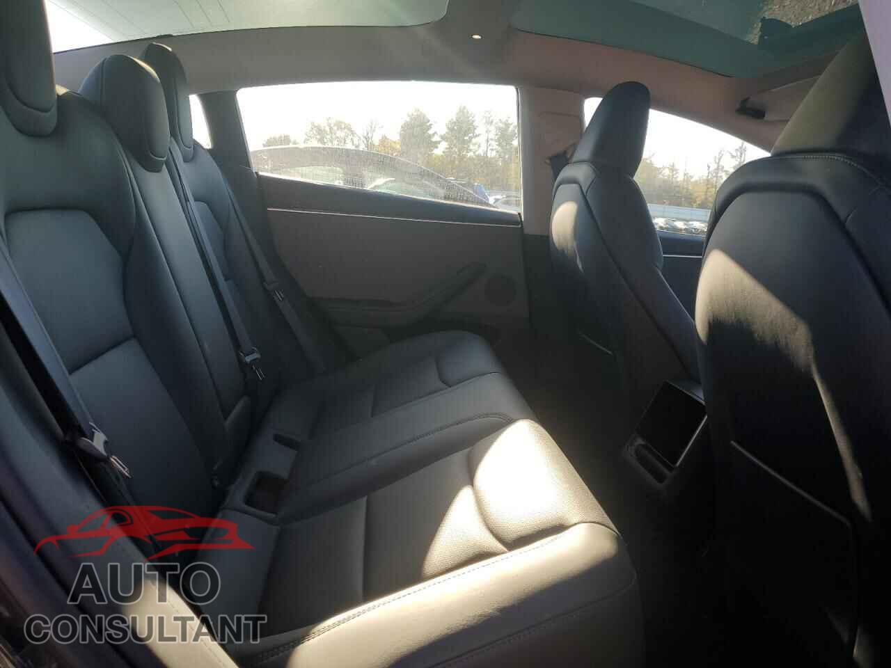 TESLA MODEL 3 2024 - 5YJ3E1EA2RF748687