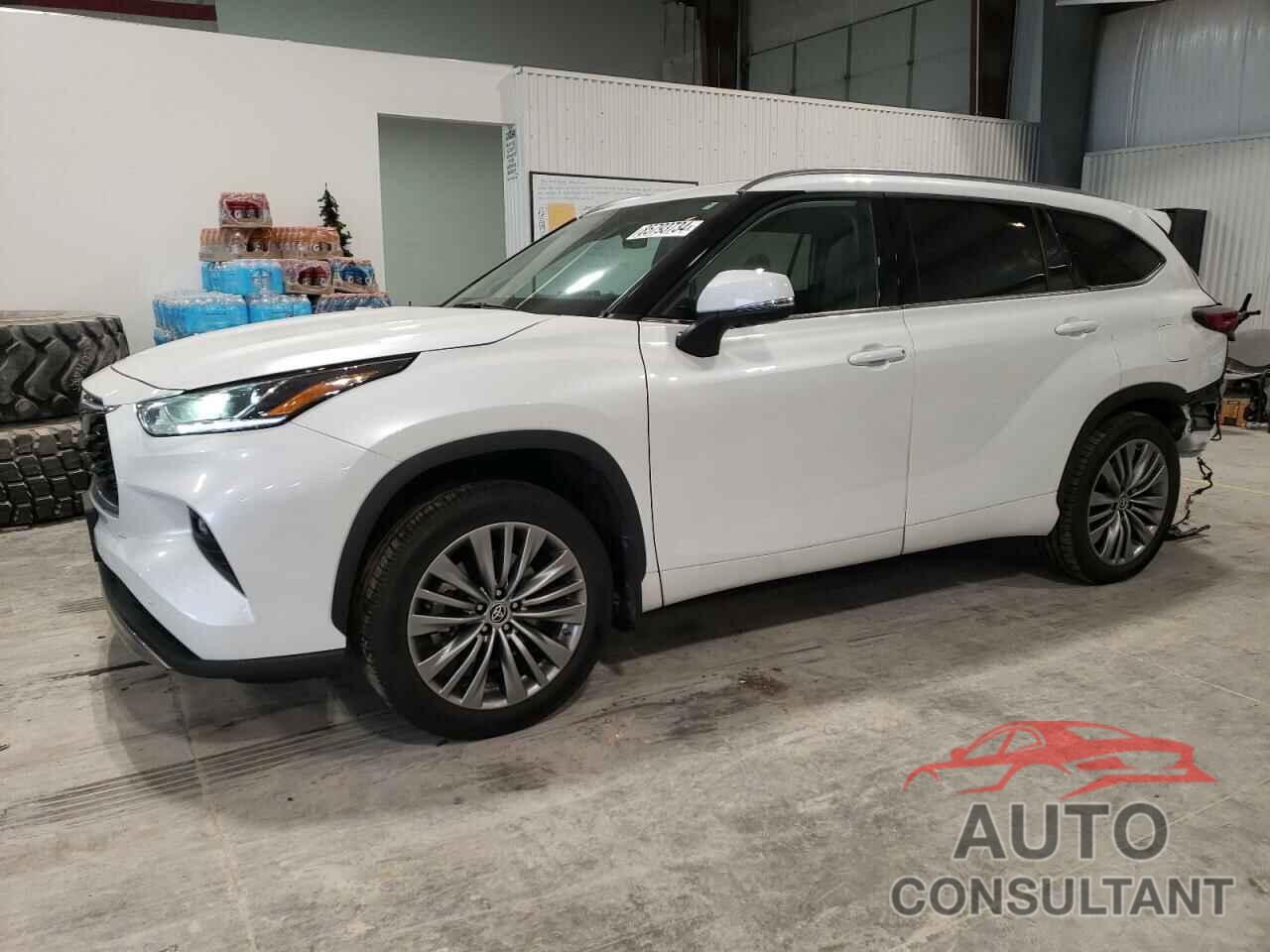 TOYOTA HIGHLANDER 2022 - 5TDFZRBH6NS181763