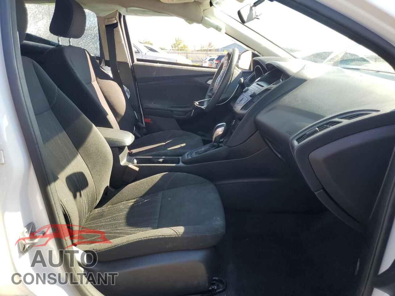 FORD FOCUS 2015 - 1FADP3F23FL263961