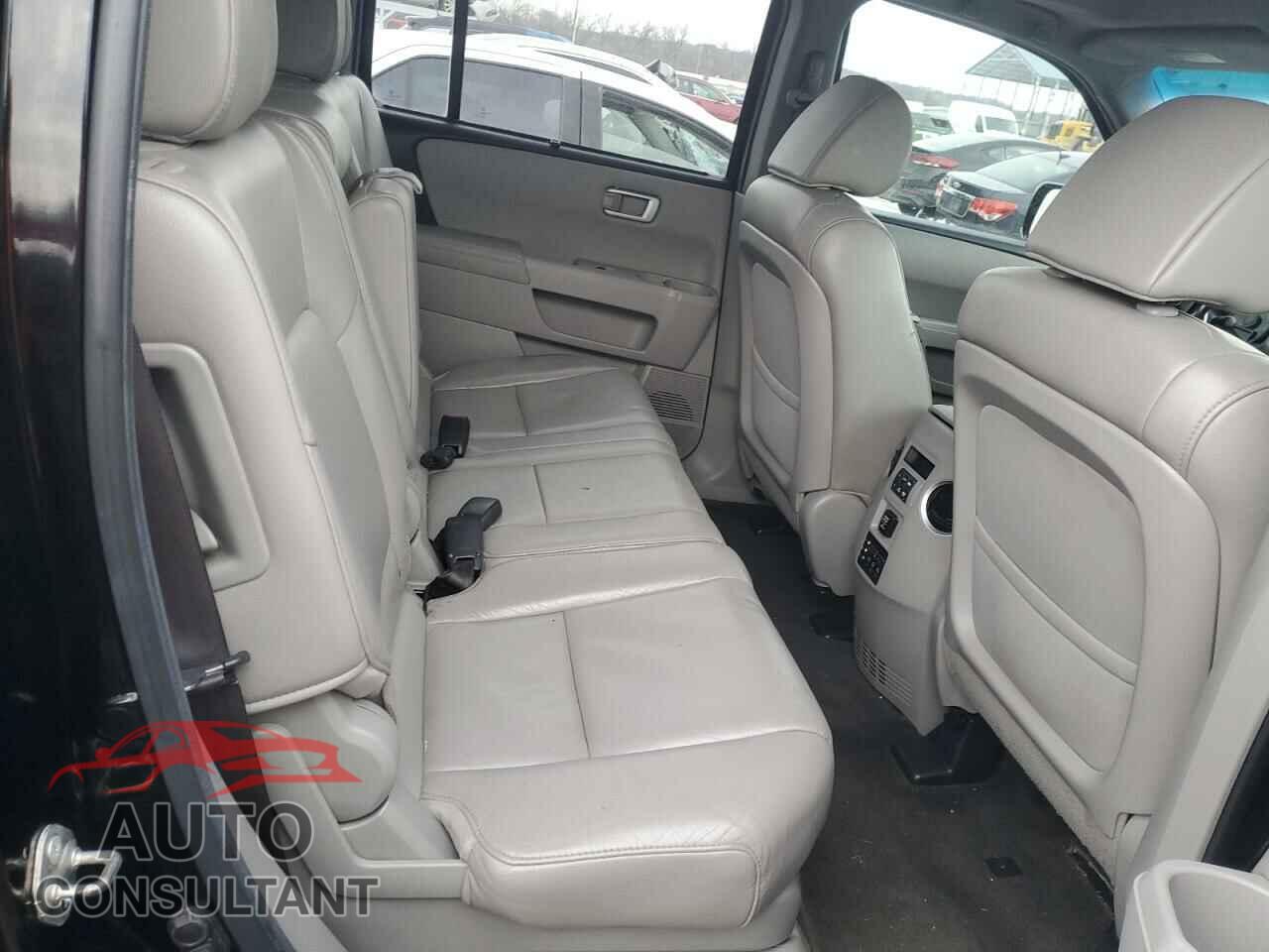 HONDA PILOT 2012 - 5FNYF3H92CB009181