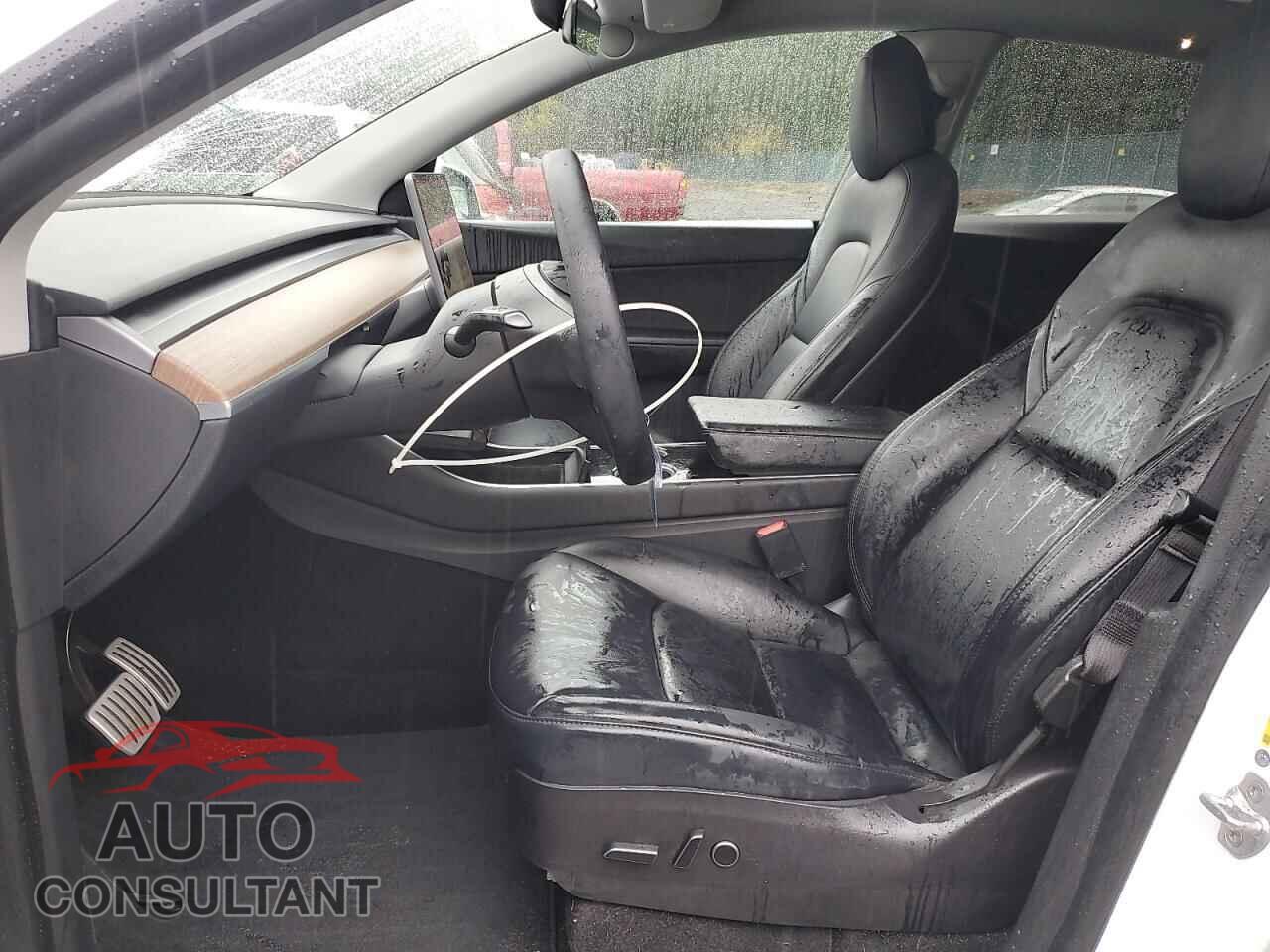 TESLA MODEL Y 2021 - 5YJYGDEF1MF075574