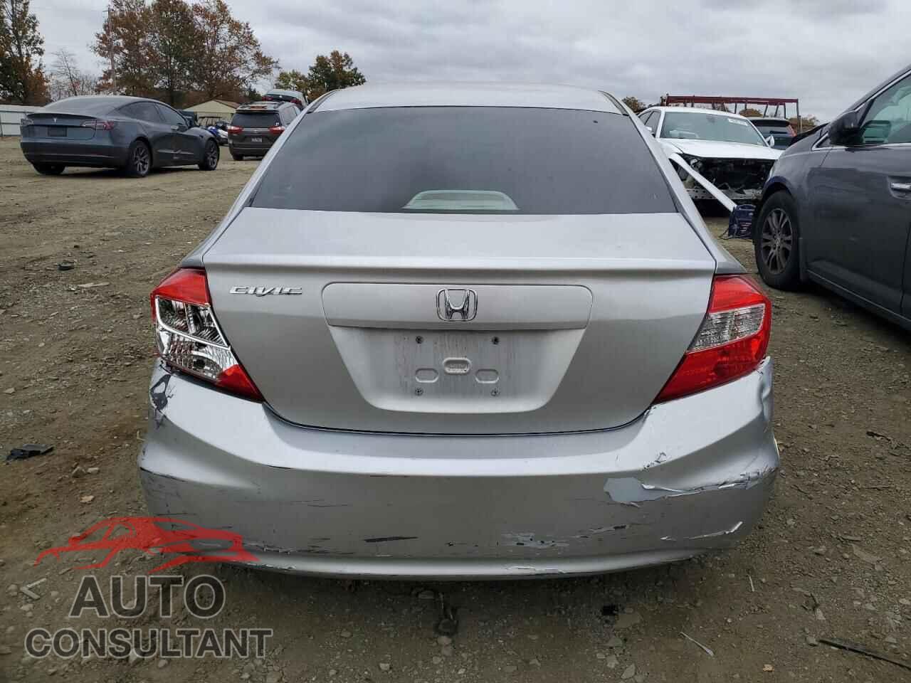 HONDA CIVIC 2012 - 2HGFB2F57CH333428