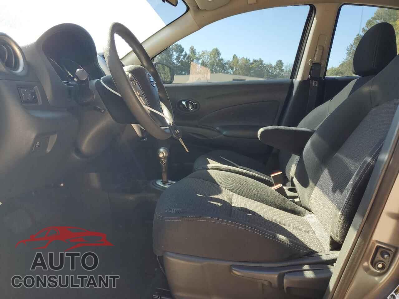 NISSAN VERSA 2017 - 3N1CN7AP3HL830010