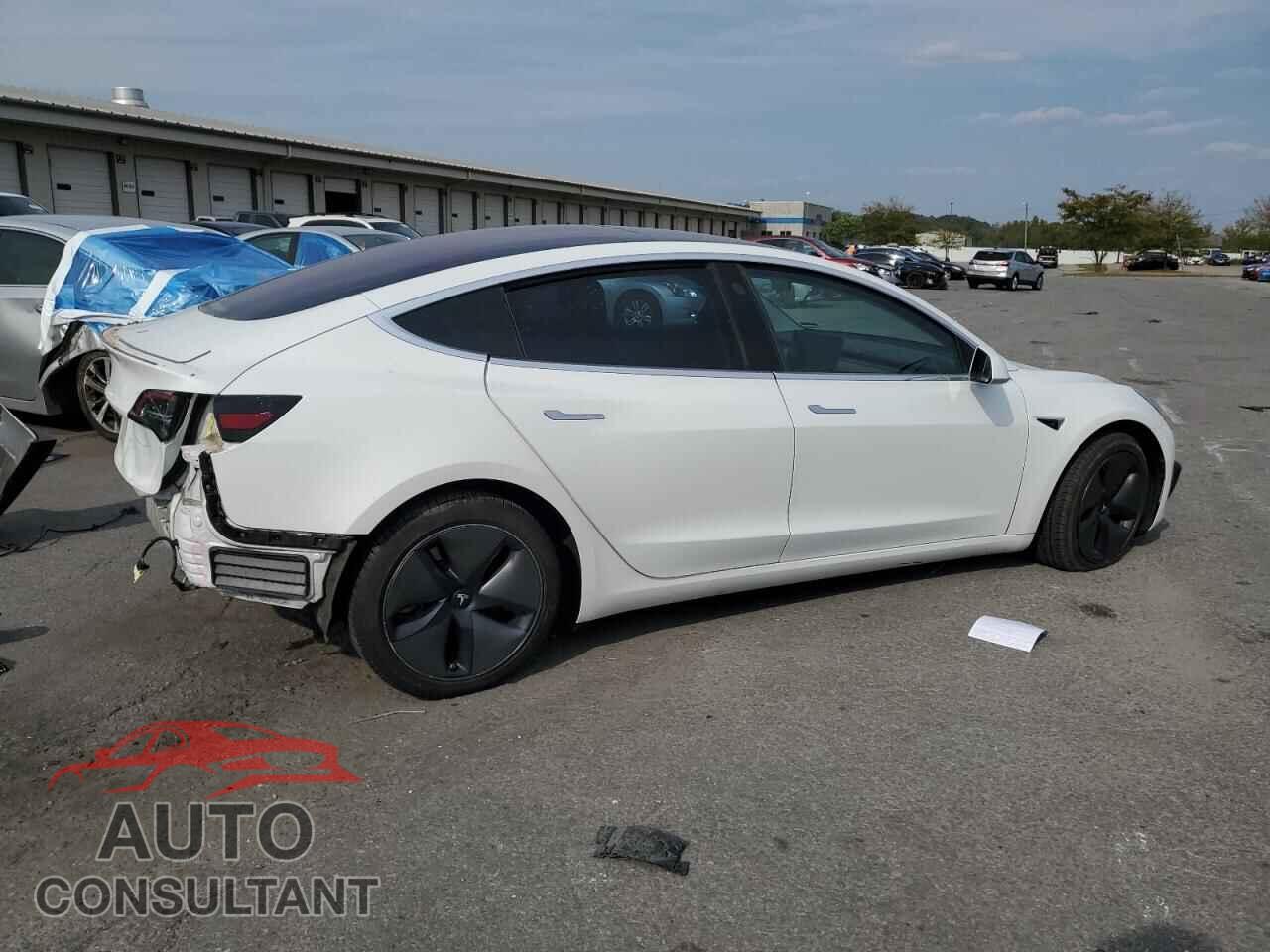 TESLA MODEL 3 2018 - 5YJ3E1EA5JF035318