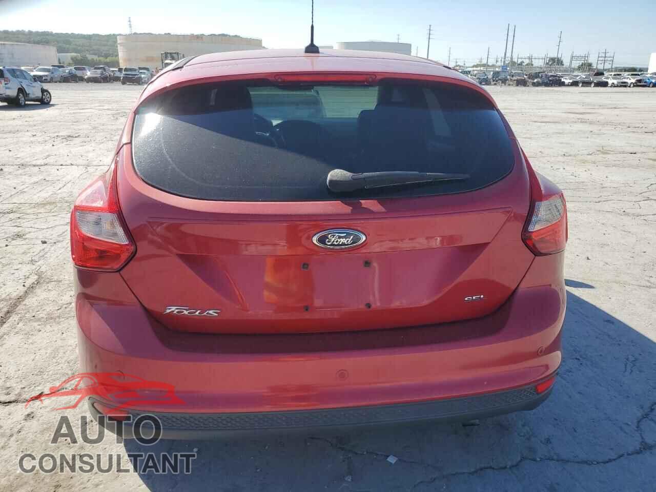 FORD FOCUS 2012 - 1FAHP3M2XCL153943