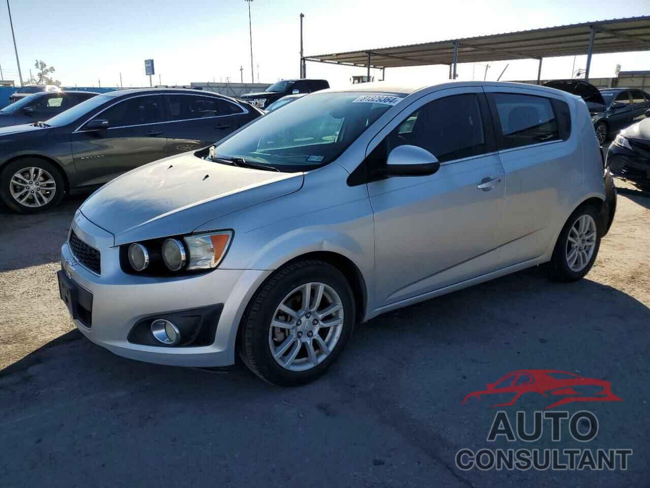 CHEVROLET SONIC 2015 - 1G1JC6SH9F4130032