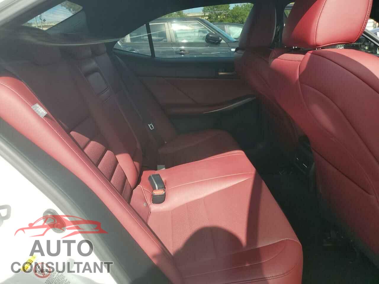 LEXUS IS 2017 - JTHBA1D21H5039054