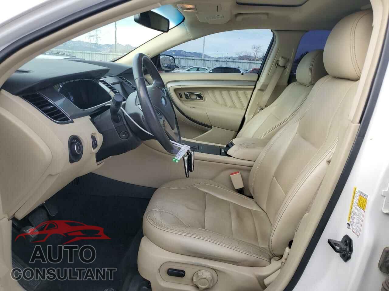 FORD TAURUS 2015 - 1FAHP2E82FG133406
