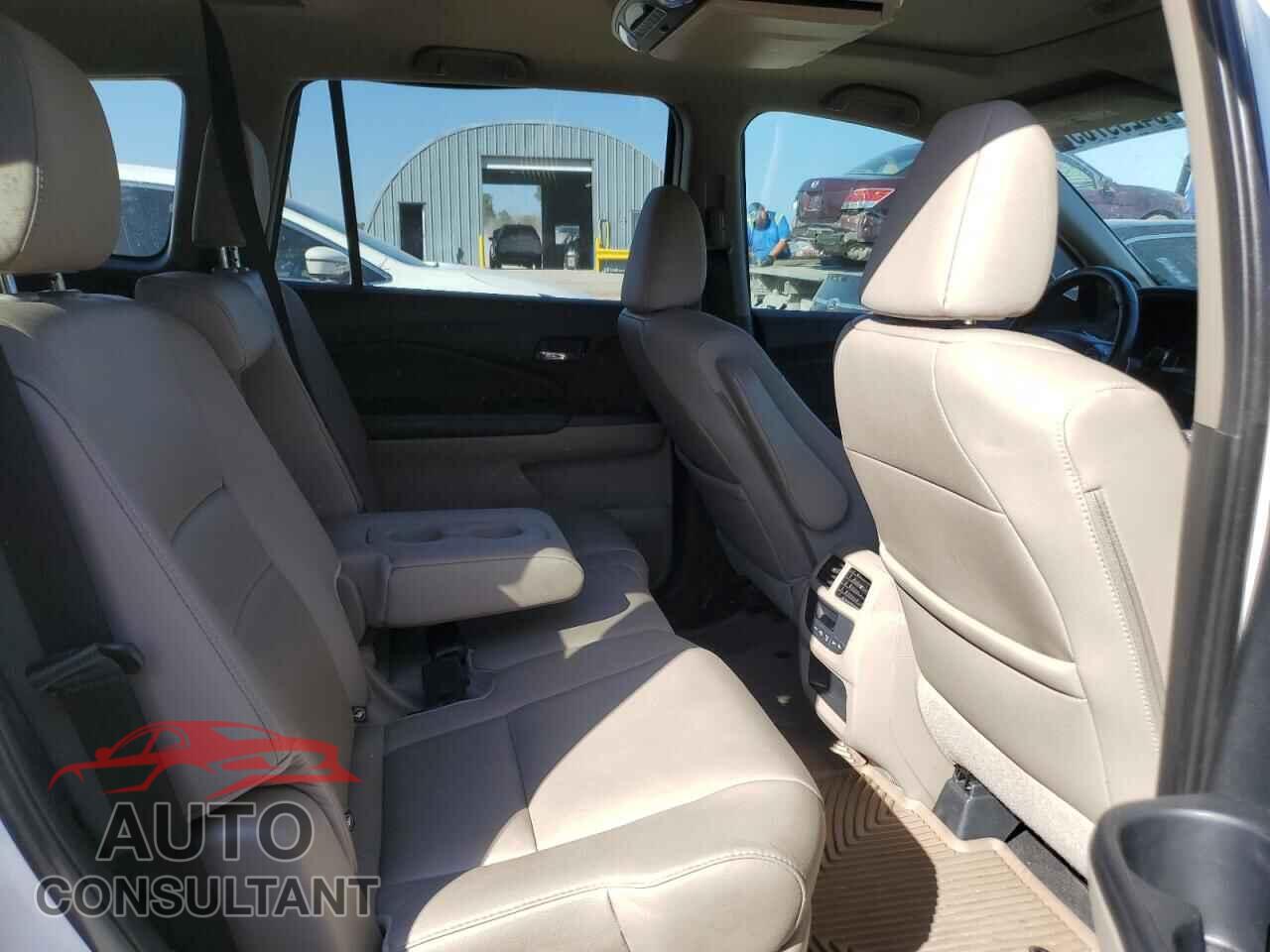 HONDA PILOT 2017 - 5FNYF6H54HB024013